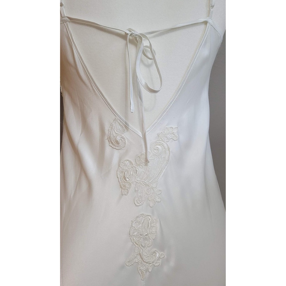 Victoria's Secret Slip Dress & Robe Set - Picture 13 of 16